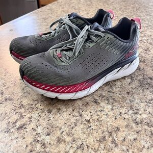 Hoka One Clifton 5 Running athletic Shoes 9 D wide